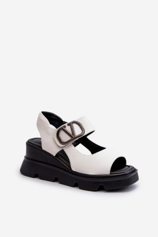 Sandały Model Triaola 58292 White - Step in style