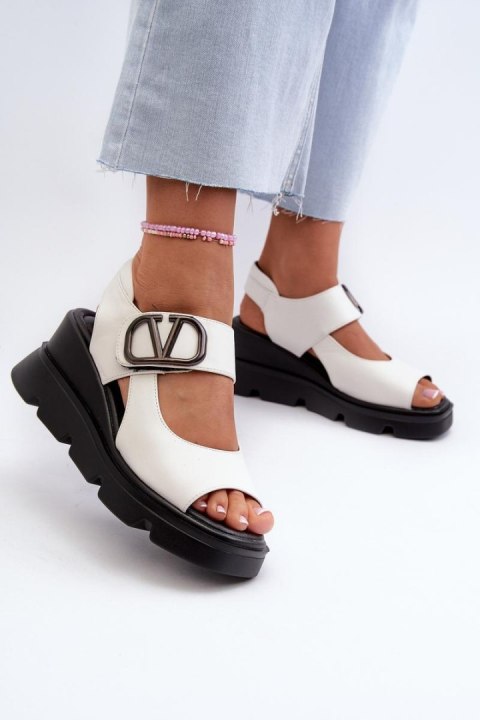 Sandały Model Triaola 58292 White - Step in style