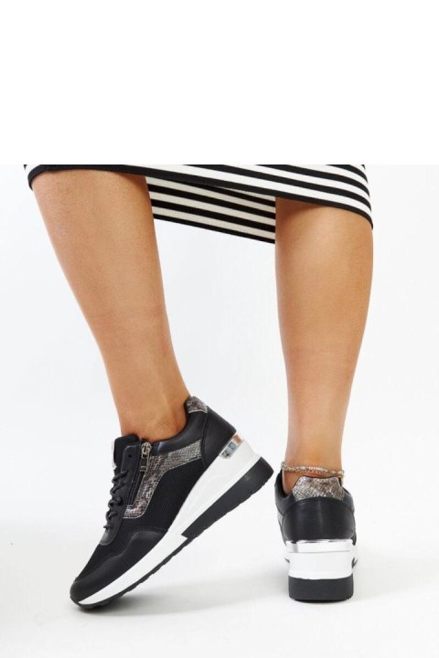 Czarne sneakersy damskie na koturnie CROSS JEANS - Solea